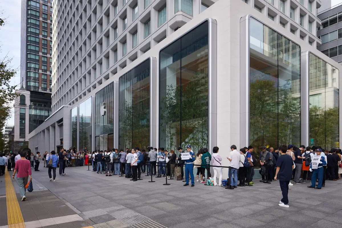 Avec l'iPhone 11, les files d'attente reviennent devant les Apple Stores [Photos]