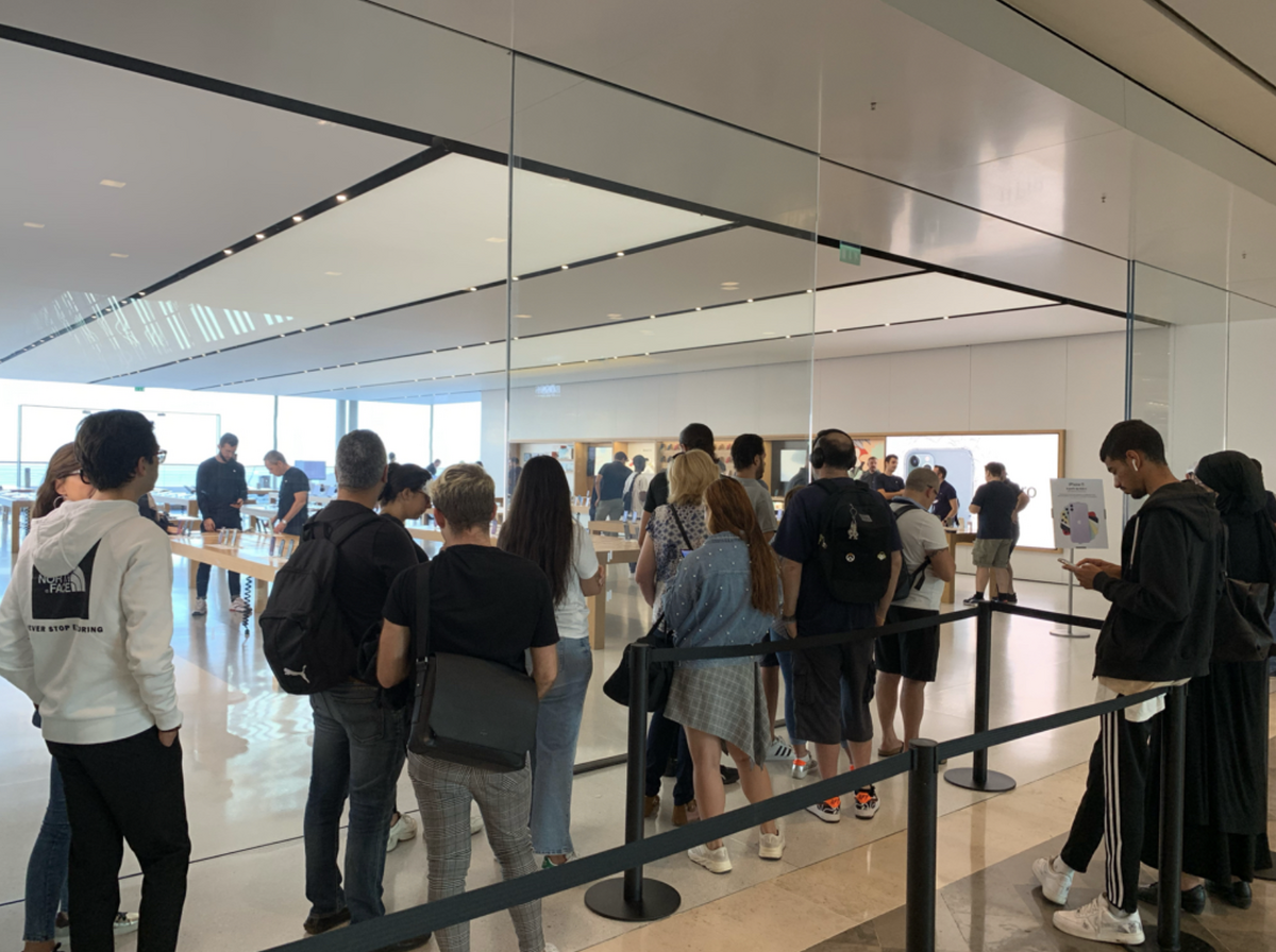 iPhone 11 : ça ne se bouscule pas trop devant les Apple Store français (sauf à Paris...)