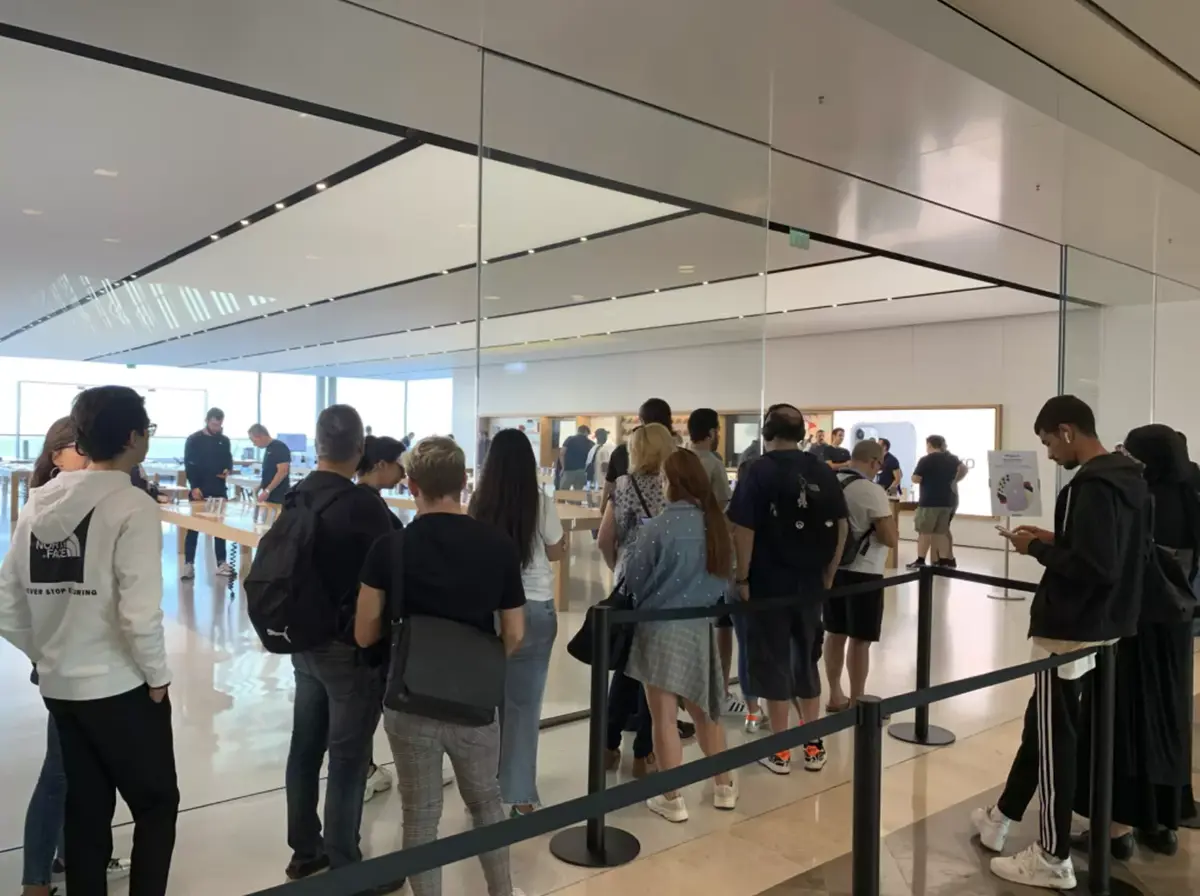 iPhone 11 : ça ne se bouscule pas trop devant les Apple Store français (sauf à Paris...)