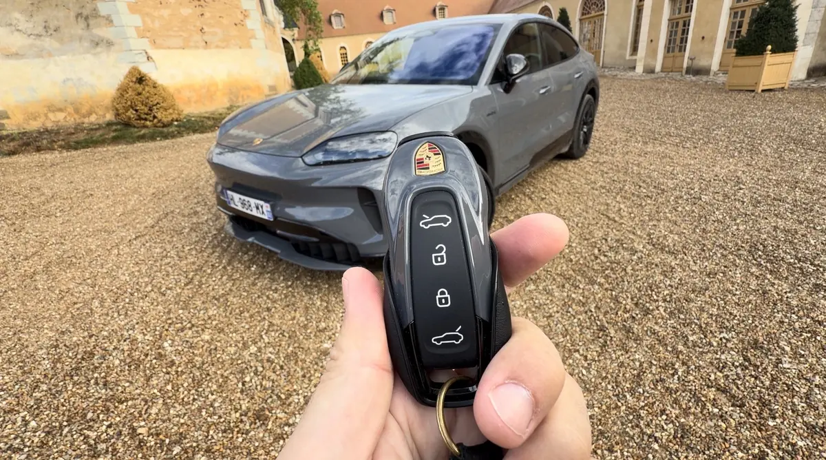 Essai Porsche Cayenne &eacute;lectrique&nbsp;: circuit, off-road, recharge, 1000CV... il nous a bluff&eacute;s&nbsp;!