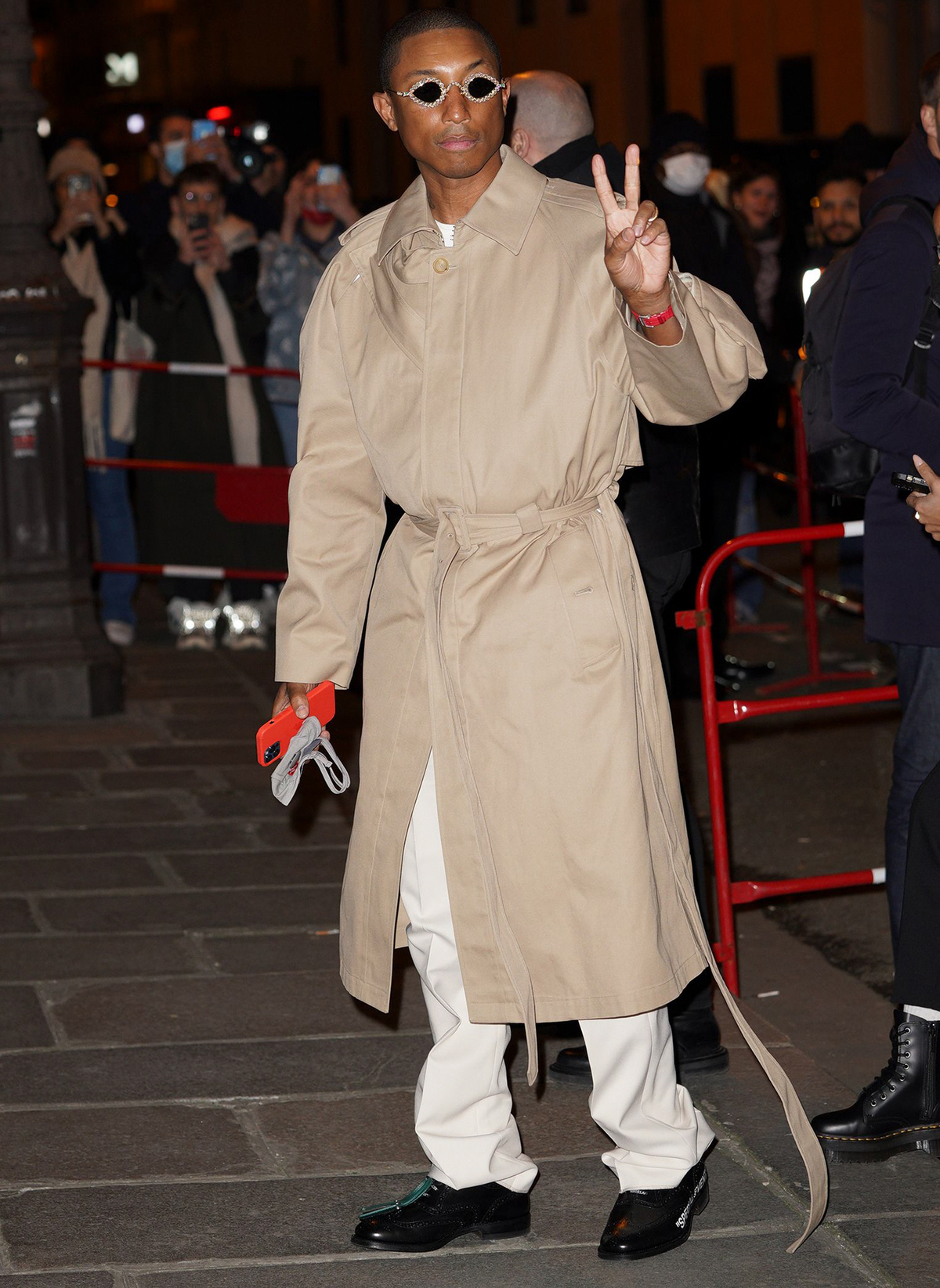 People : Zoe Kravitz, Robert Pattinson, Jason Momoa, Rihanna, Emily Ratajkovski et Adrian Smith