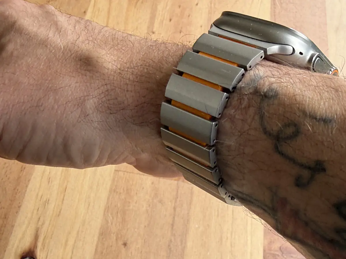 Test du KUXIU Titanium Band&nbsp;: un bracelet en titane pour Apple Watch &agrave; 41&nbsp;&euro;