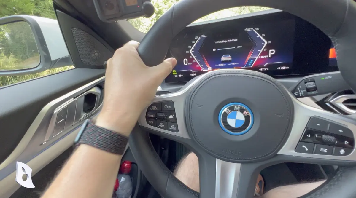 Essai BMW i4 (Partie 2) : les écrans, CarKey, l'app mobile et un intérieur léché !