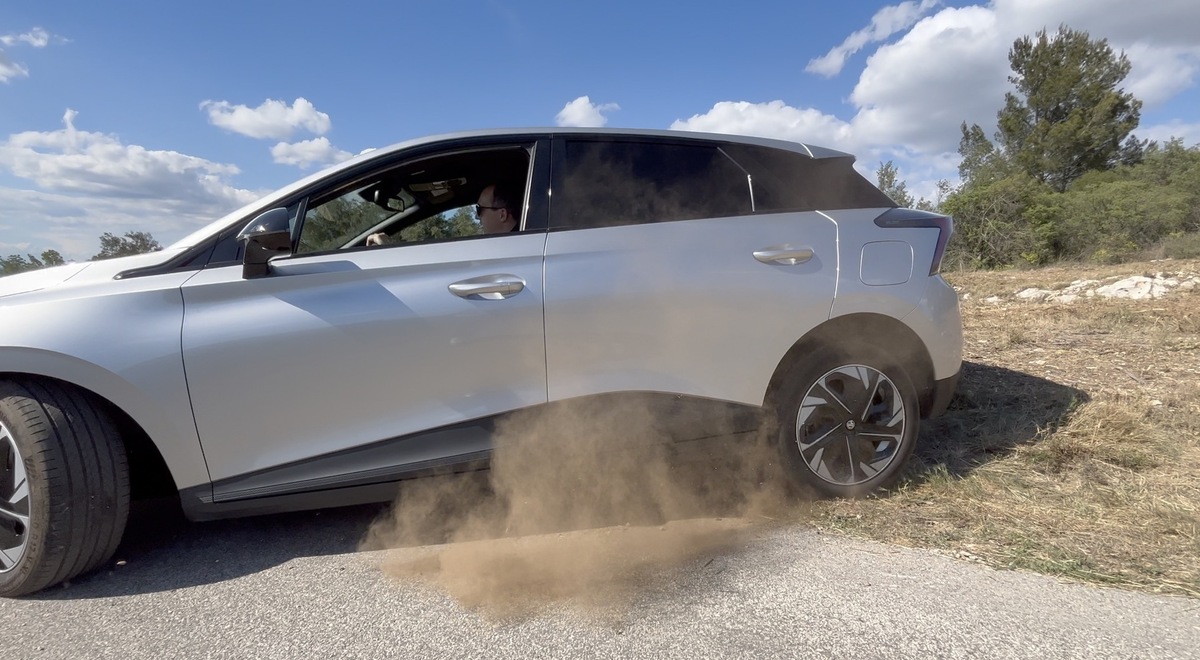 Essai MG4 Luxury : prix, autonomie, recharge... la meilleure voiture électrique abordable de 2023 ?