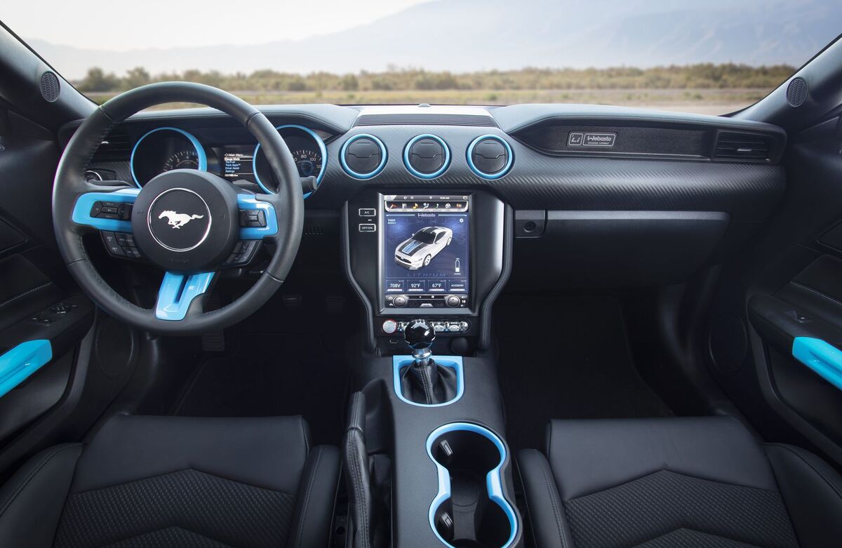 Ford s'est amusé à créer une Mustang électrique avec une boite-6 et une énorme tablette