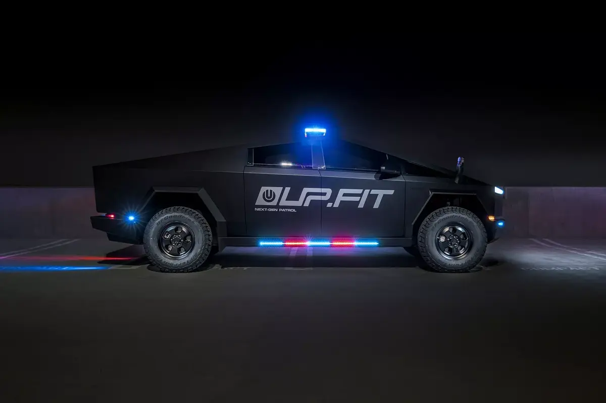 Un Tesla Cybertruck pour la Police