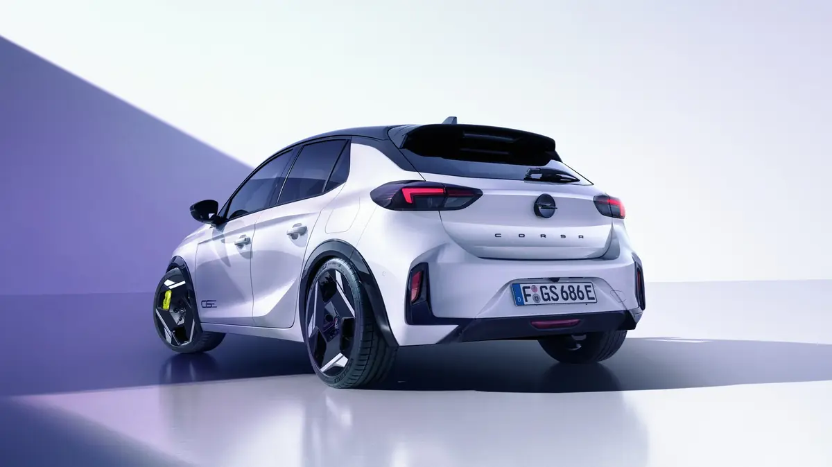 Opel Corsa GSE&nbsp;: la citadine allemande d&eacute;gaine 281 chevaux &eacute;lectriques