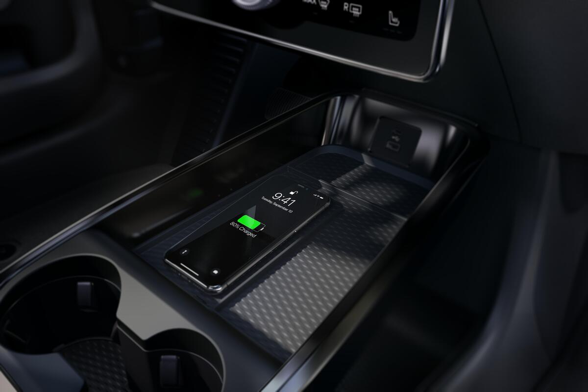 Mustang Mach-E : un écran de 15", USB C, CarPlay WiFi et ouverture via smartphone