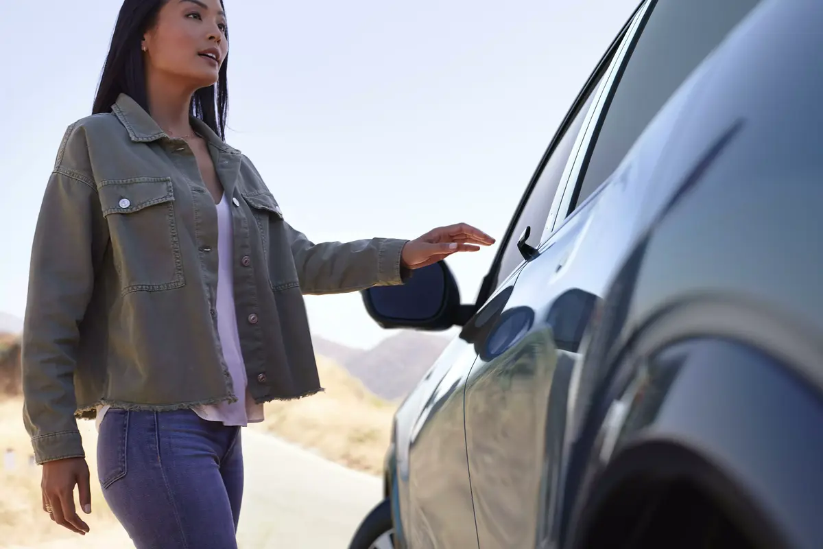 Mustang Mach-E : un écran de 15", USB C, CarPlay WiFi et ouverture via smartphone