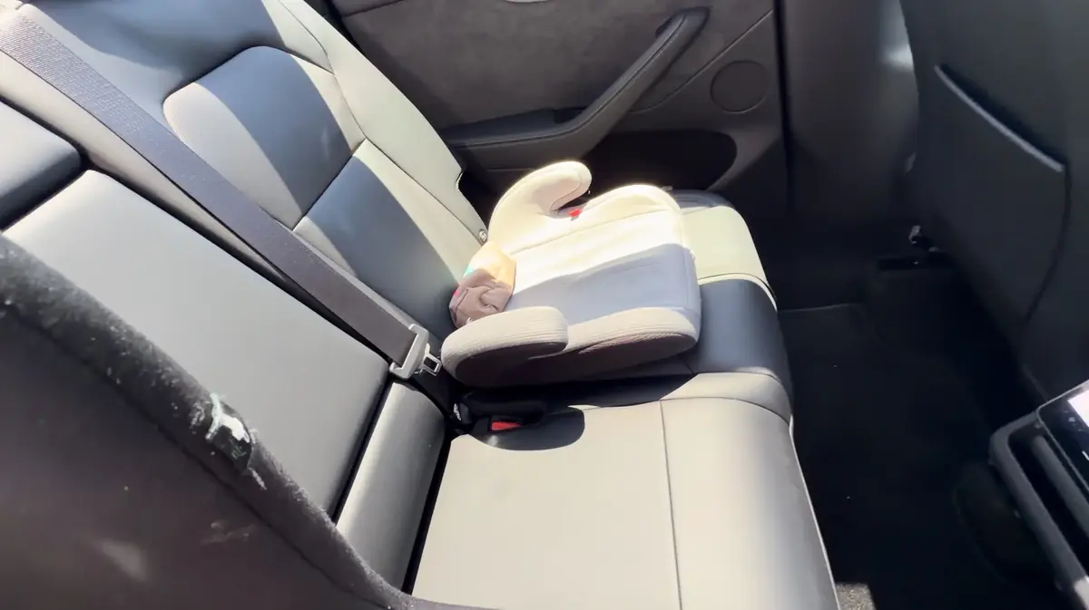 Essai Model Y 7 places 2026&nbsp;: peut-on vraiment partir en vacances en famille avec des bagages&nbsp;?