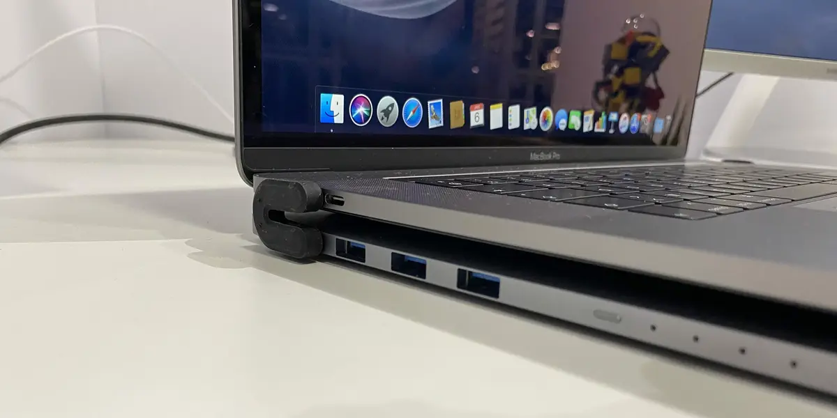 LineDock 2, un dock pour les MacBook Pro avec 10 ports, batterie et SSD #CES