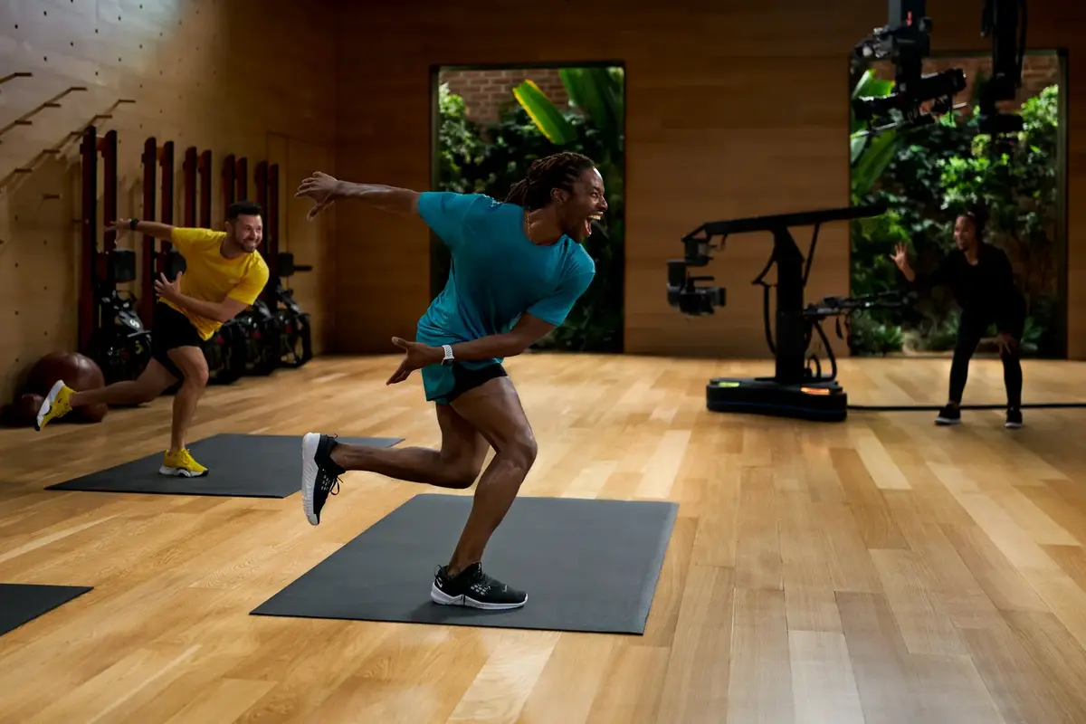 Fitness+ : un petit tour dans les coulisses du studio !