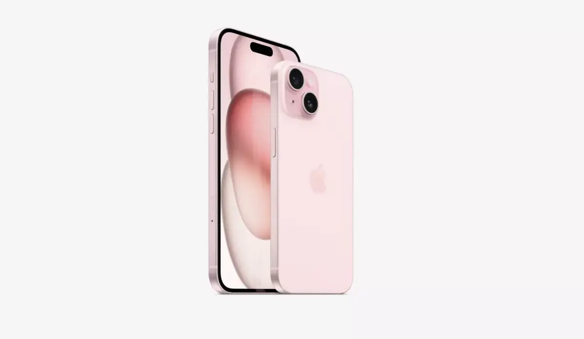 iPhone 15 Plus à gauche, iPhone 15 à droite