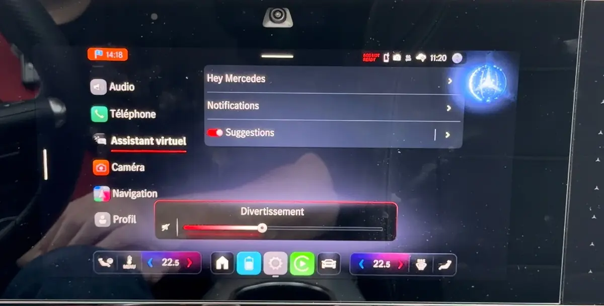 Mercedes a mis un iPad et Face ID dans son CLA&nbsp;! (Test des &eacute;crans Mercedes 2026)