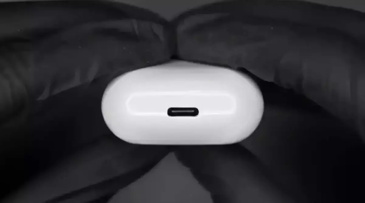 AirPods Max USB-C