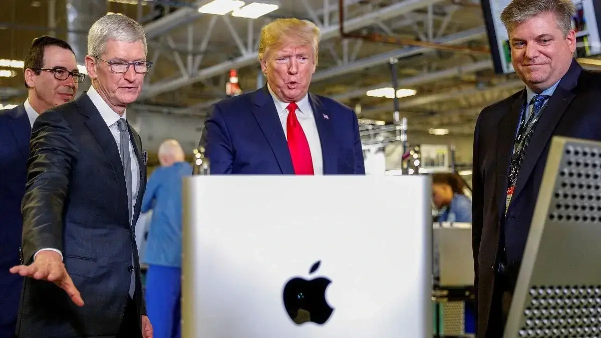D&eacute;part de Tim Cook&nbsp;: Trump publie un long post entre &eacute;loge et... l&eacute;chage de bottes