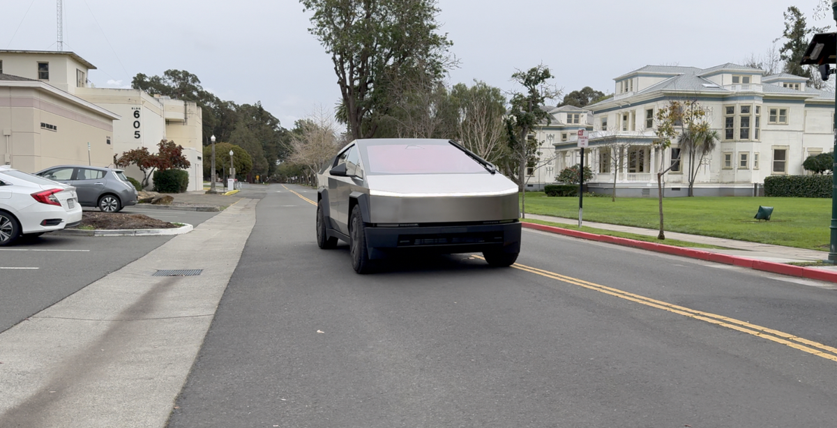 Essai inédit du Tesla Cybertruck !