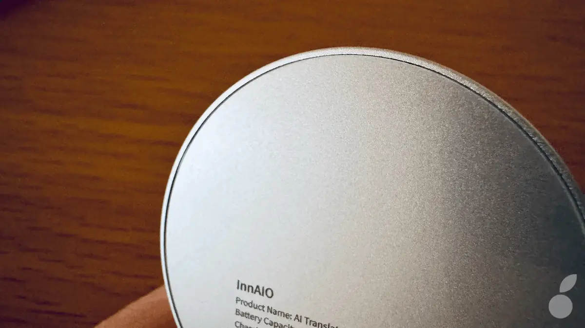 Test de l'InnAIO AI Translator T10&nbsp;: un galet traducteur qui se colle &agrave; l'iPhone