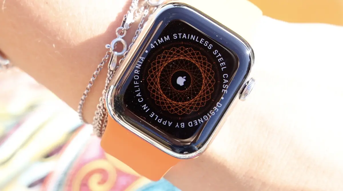 On déballe l'Apple Watch Series 8 Hermès Double Tour Gourmette Métal !