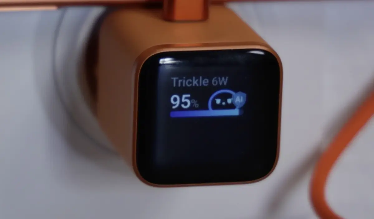 Test du chargeur Anker Nano 45W orange&nbsp;: un &eacute;cran mignon, de la charge "froide", id&eacute;al pour voyager