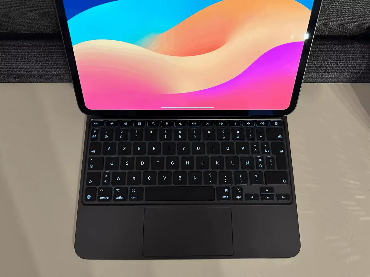 Test du Magic Keyboard pour iPad Pro M4 !