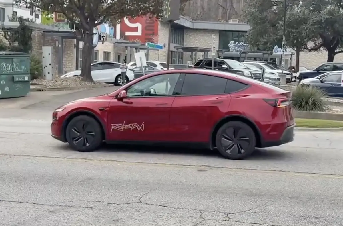 Surprise&nbsp;! Tesla lance ses Robotaxis sans superviseur dans cette grande ville