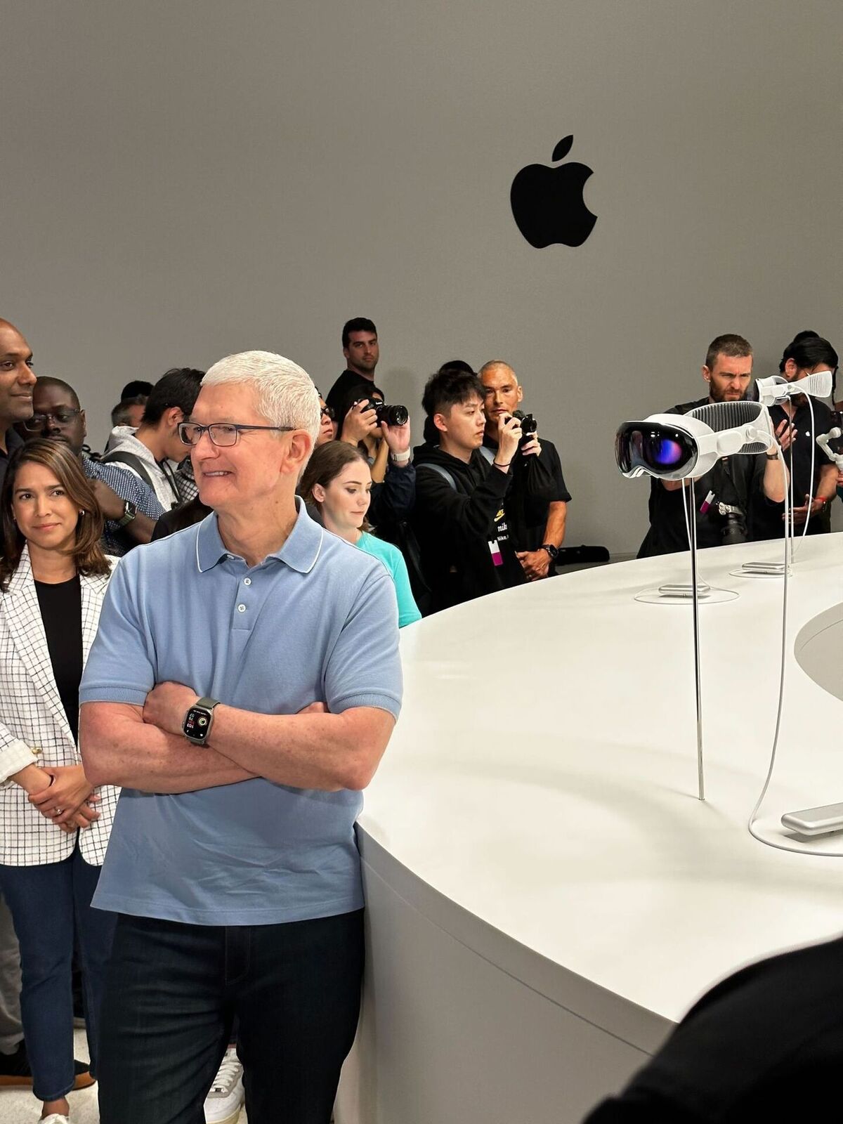 Tim Cook Nutzt Chatgpt (Und Wirbt Für Vision Pro)