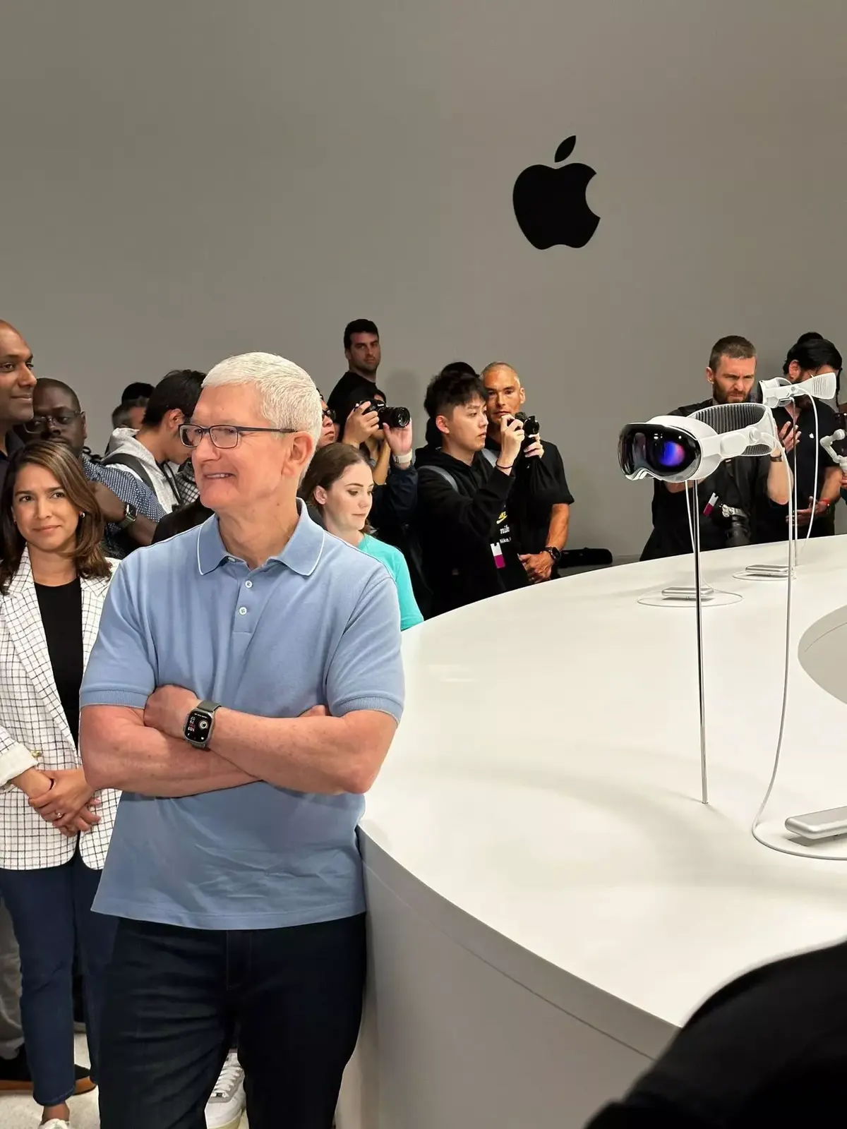 Tim Cook utilise ChatGPT (et fait la promo du Vision Pro)