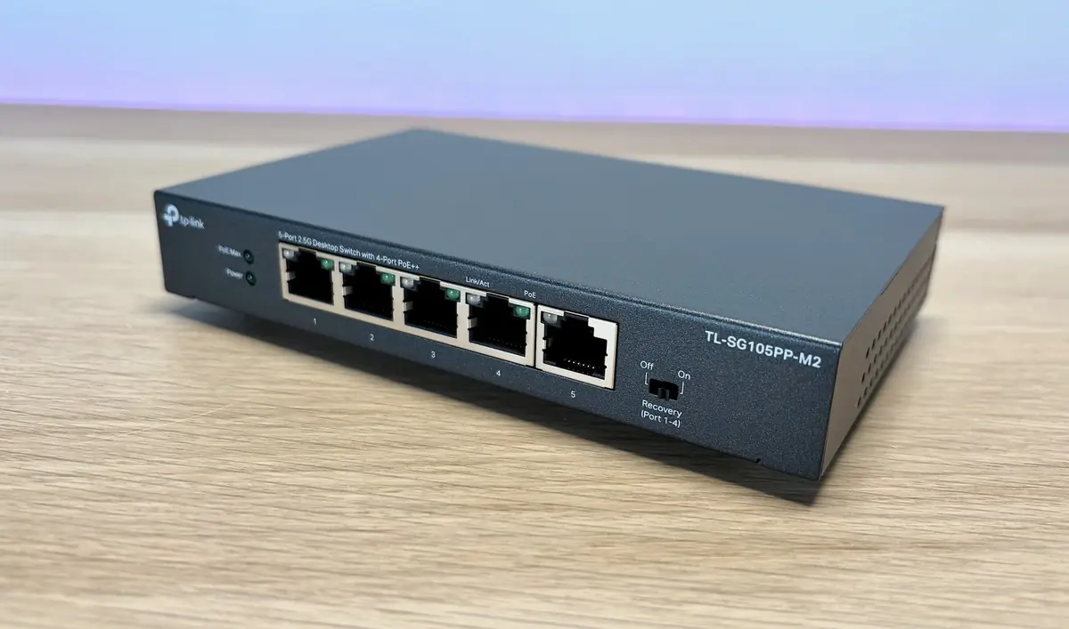 Le routeur PoE++ utilis&eacute; pour ce test afin d'alimenter et de connecter le Deco Outdoor avec une seul c&acirc;ble Ethernet