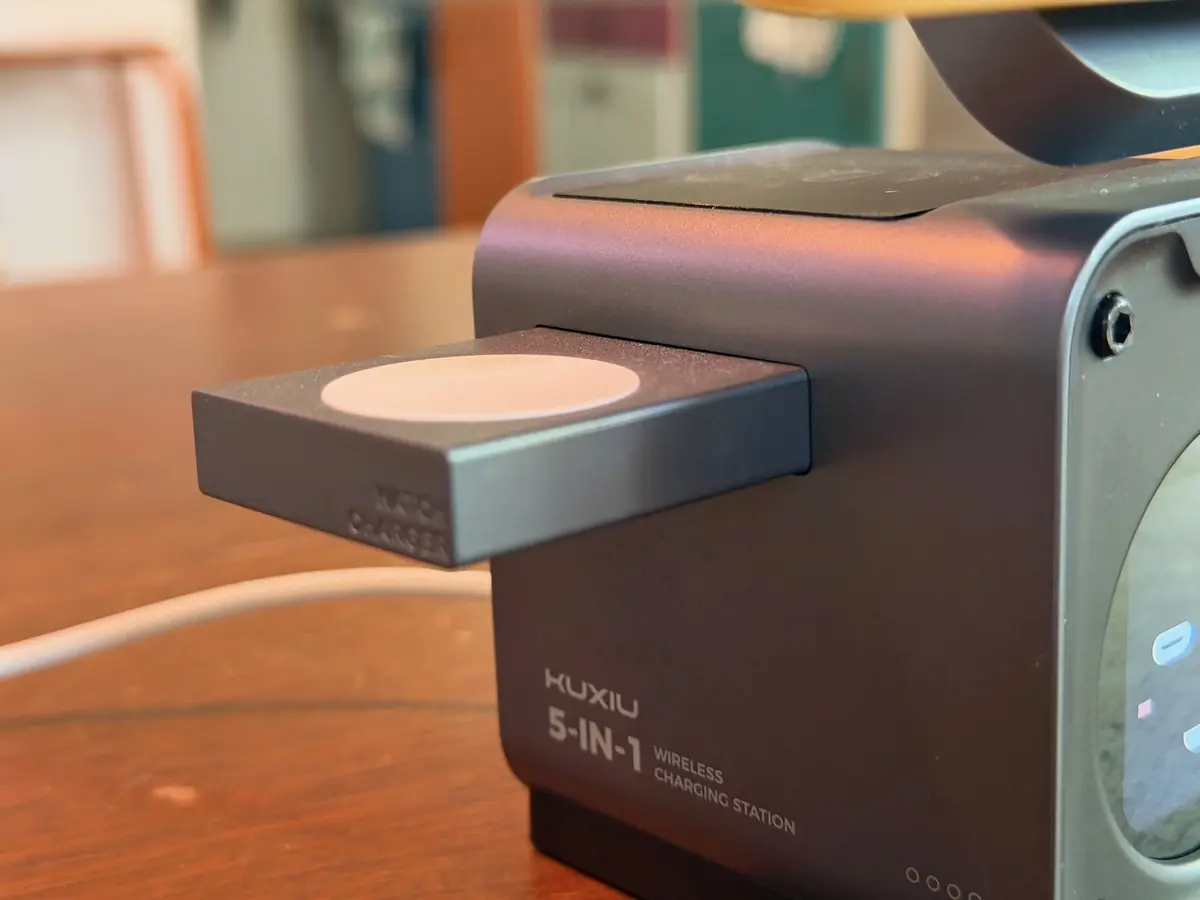 Test du Kuxiu D5, le chargeur MagSafe qui garde votre iPhone au frais