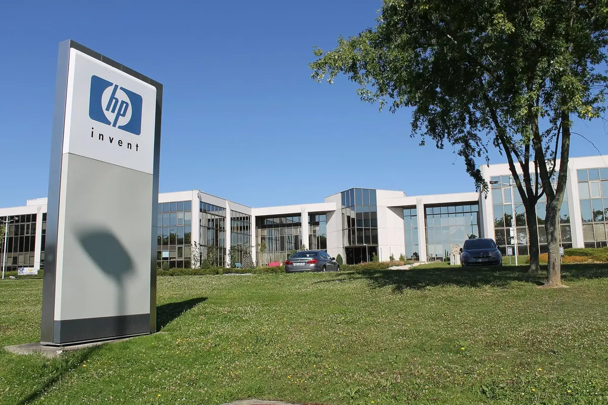 HP a voulu décourager ses clients avec 15 minutes d’attente obligatoire au téléphone