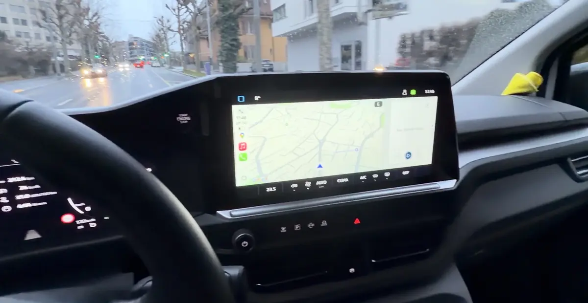 Essai Volkswagen eCaravelle&nbsp;: le &laquo;&nbsp;transporteur&nbsp;&raquo; passe &agrave; l&rsquo;&eacute;lectrique, et ce n&rsquo;est pas une r&eacute;ussite