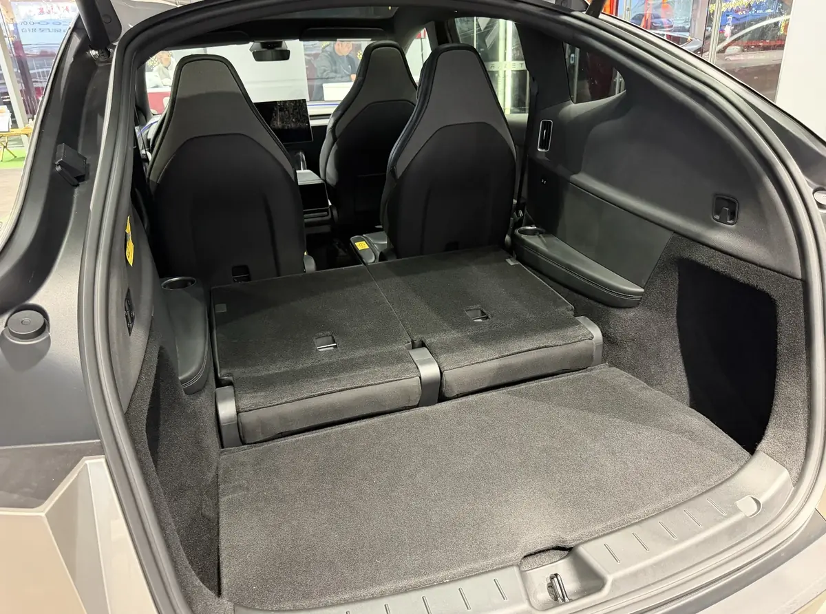 J&rsquo;ai enfin vu le Tesla Model Y L 6 places, parfait pour les familles&nbsp;? (vid&eacute;o)