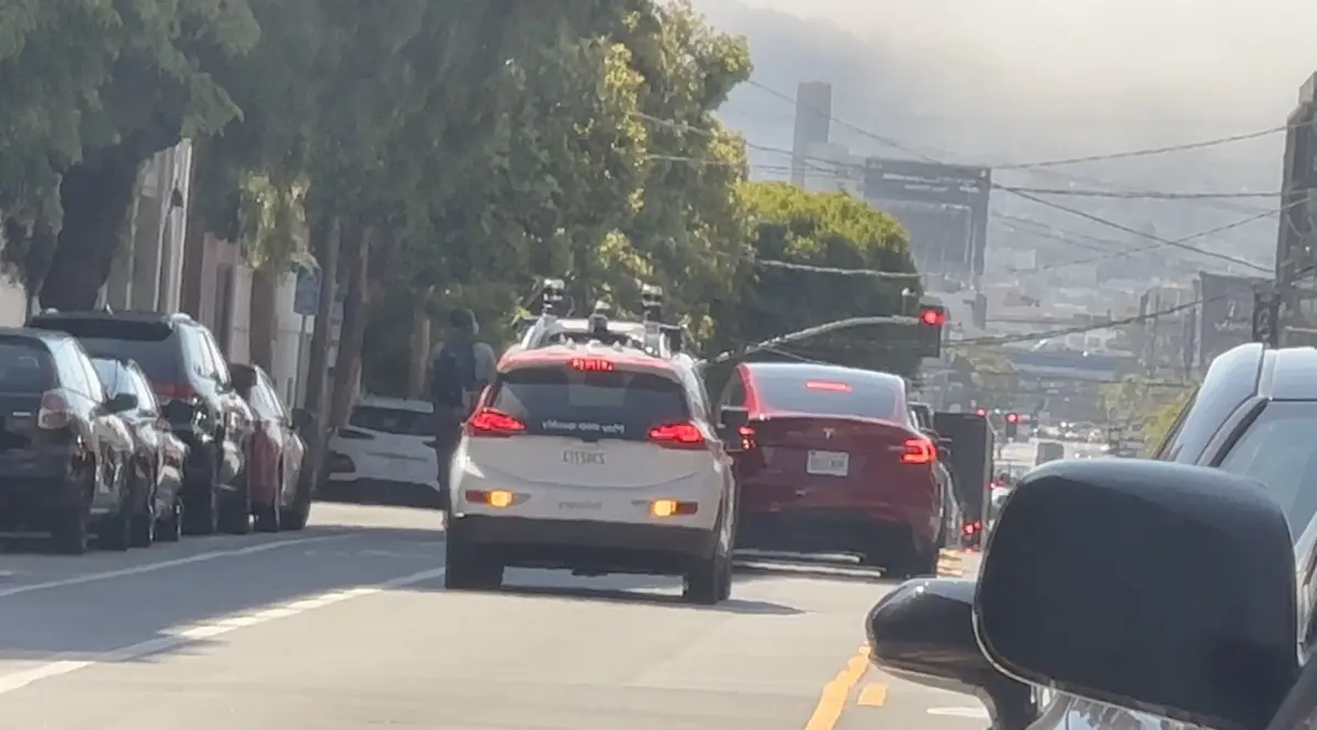 Dangereux ? On a testé un vrai taxi sans chauffeur à San Francisco !