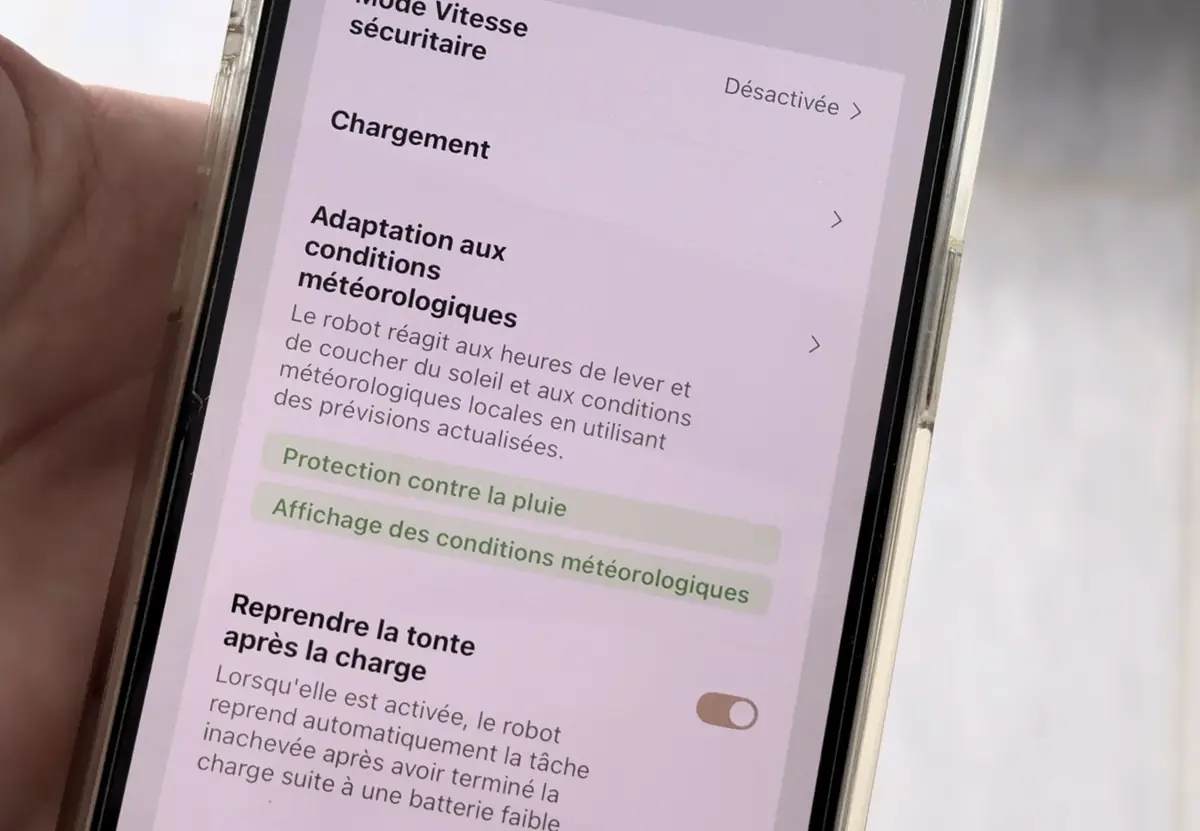 Test MOVA Viax 250&nbsp;: &agrave; ce prix-l&agrave;, faut-il encore sortir sa vieille tondeuse&nbsp;?