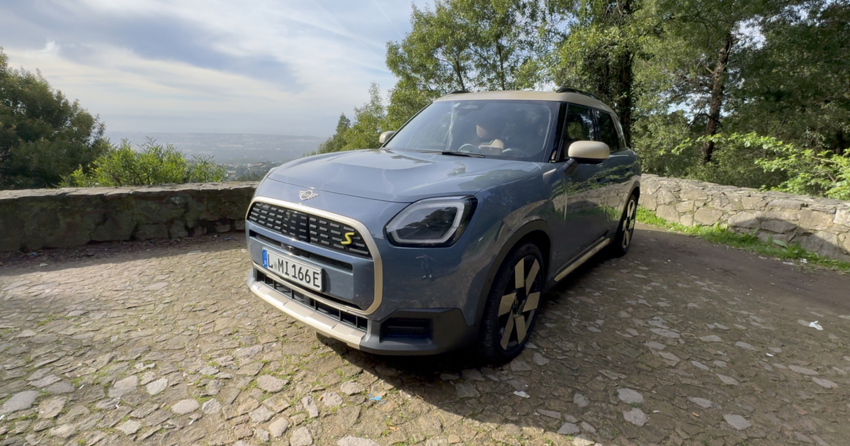 Essai Mini Countryman 2024 : électrique, CarKey, écran rond, conduite autonome... la révolution !