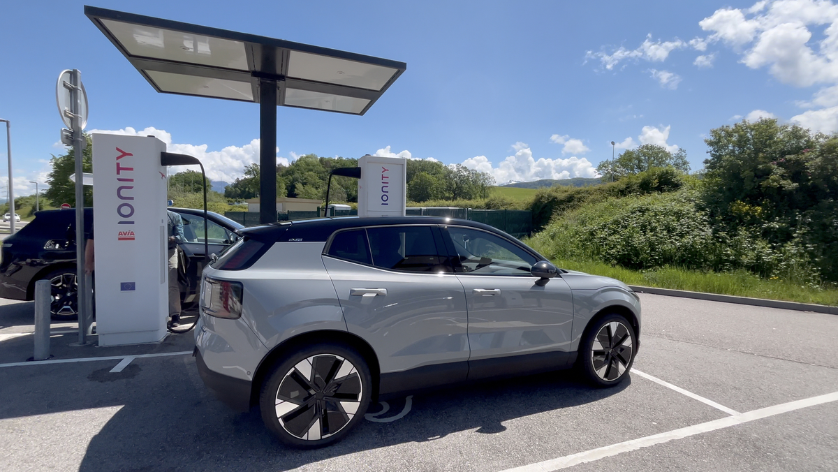 Volvo ferait mieux de corriger ses bugs plut&ocirc;t que d'encenser CarPlay&nbsp;!