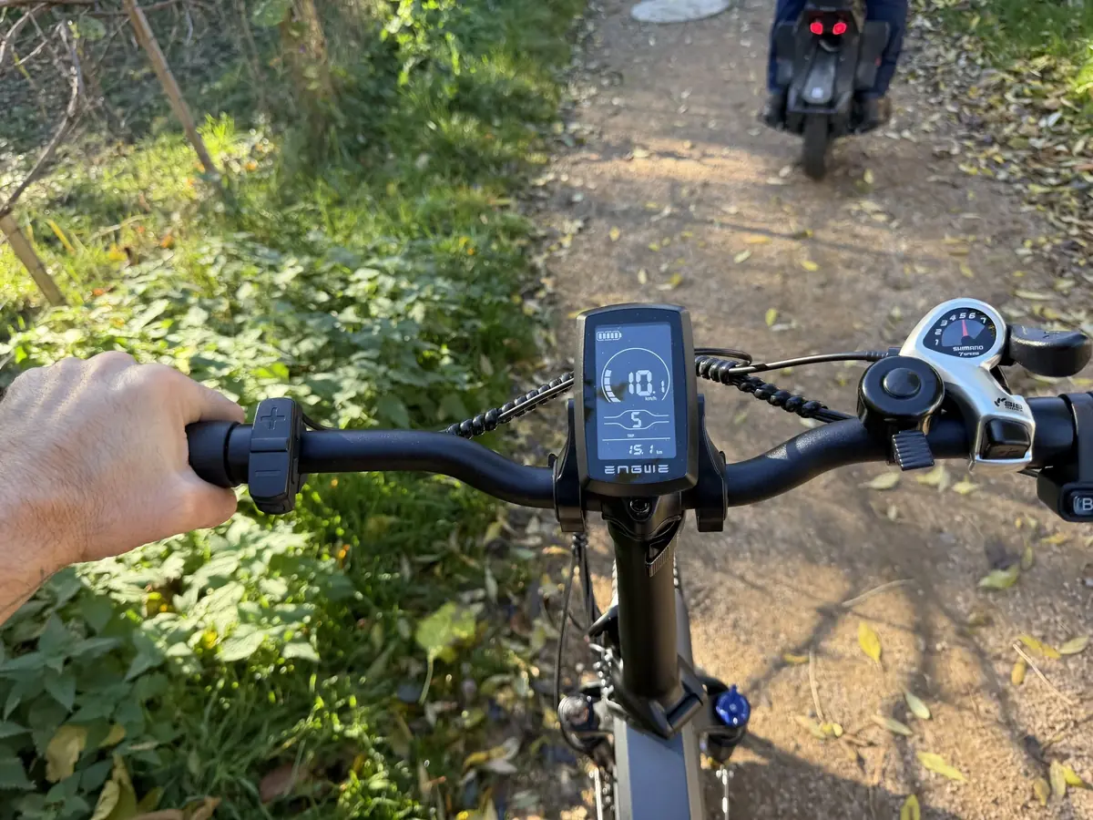 L'écran est très visible, même en plein soleil