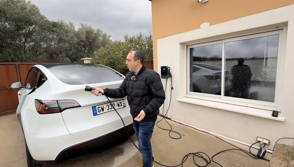 Oh qu'il est malin ce câble de charge pour voiture électrique !