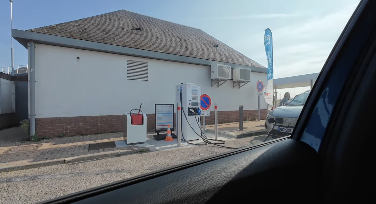 Un YouTuber démonte le fameux reportage bidonné de TF1 sur la voiture électrique