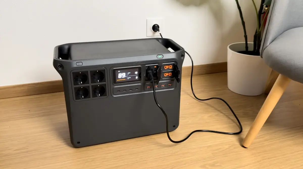 Test DJI Power 2000&nbsp;: cette batterie nomade peut m&ecirc;me charger... votre maison&nbsp;!