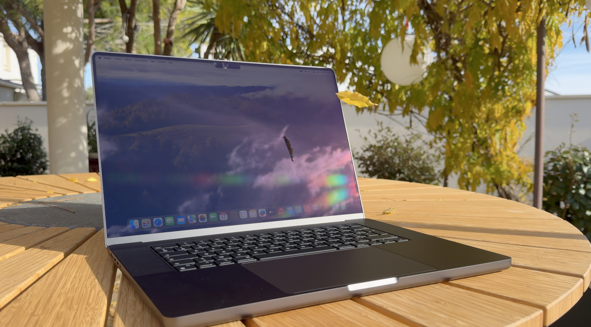 Test MacBook Pro M3 Max contre Razer Blade 16 i9 RTX 4080, le match !