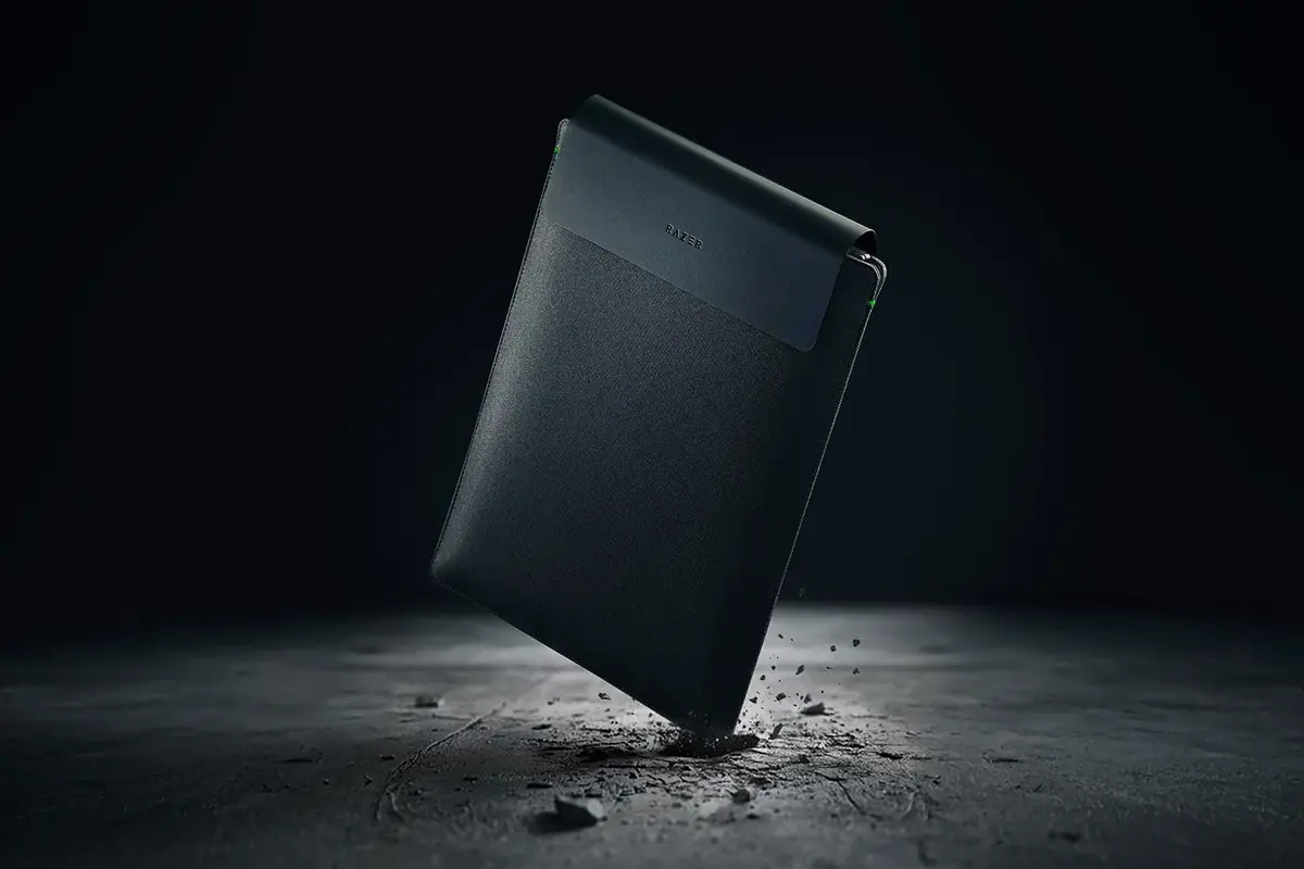 Gr&acirc;ce &agrave; cette housse Razer, votre MacBook Pro va recharger iPhone et AirPods