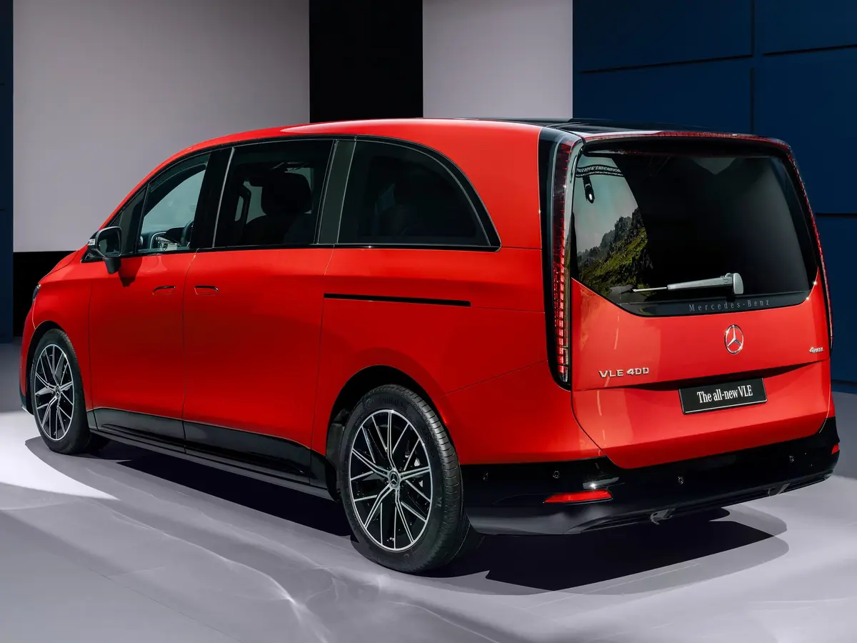 Plus moderne, plus organique, plus a&eacute;rodynamique, le design est une r&eacute;ussite.