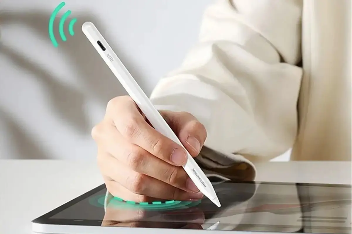 Ce stylet connecté d'ESR pourra-t-il défier l’Apple Pencil Pro ?