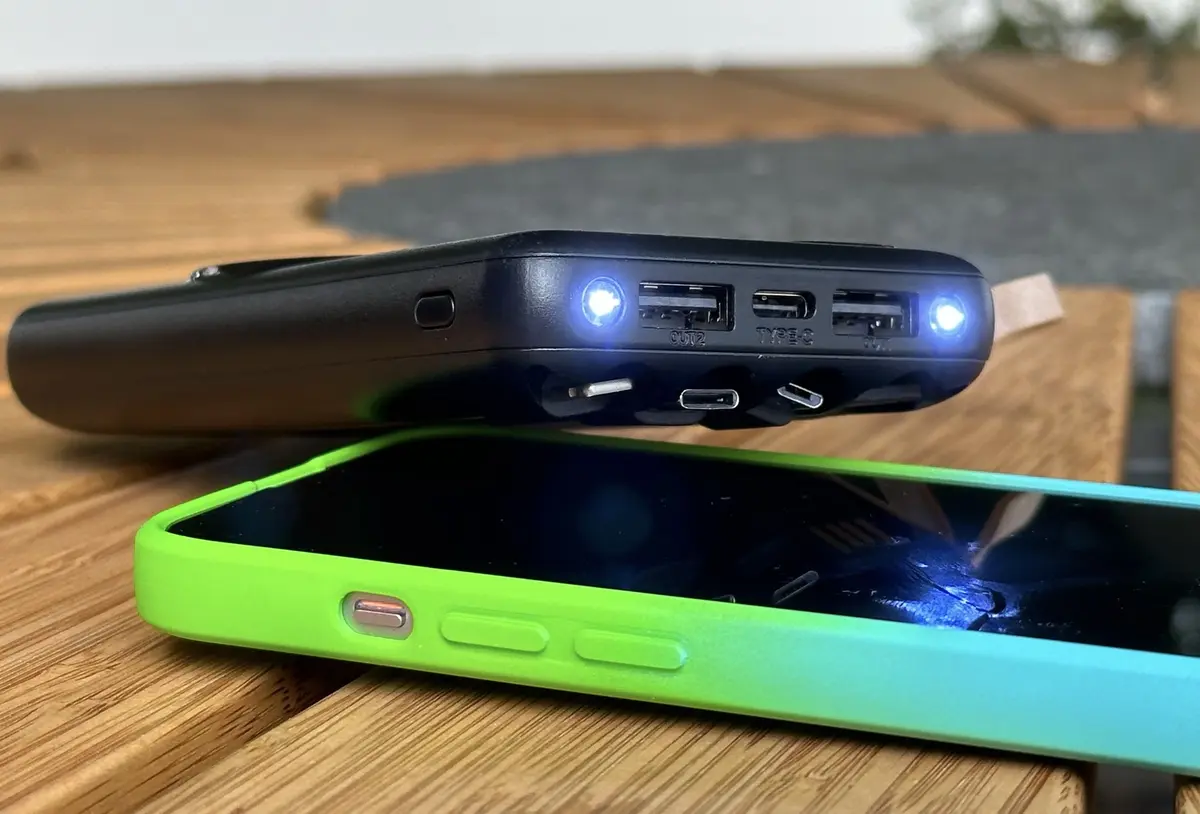 Test du Kit solaire Infinity Power avec batterie pour charger son iPhone en rando + code promo