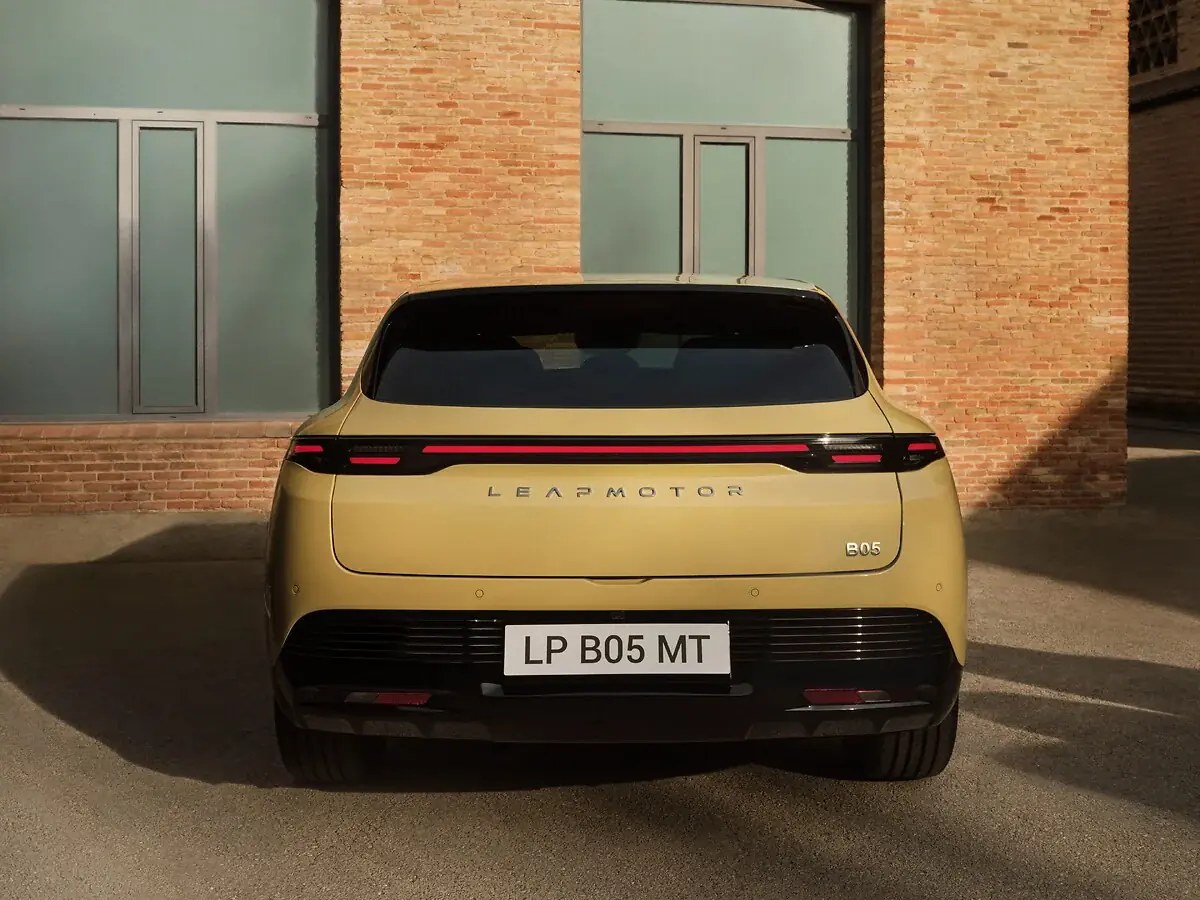 La Leapmotor B05 d&eacute;barque en Europe sous les 30 000 euros