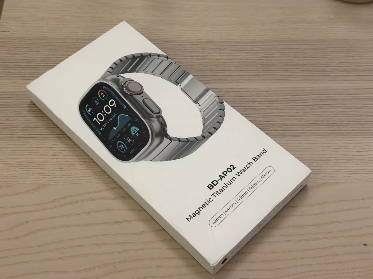 Prise en main du KUXIU Natural Titanium, un bracelet &agrave; maillons en titane pour Apple Watch
