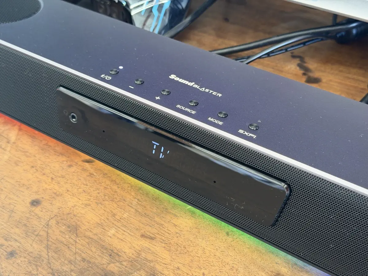 Test de la Creative Sound Blaster Katana V2X&nbsp;: une barre de son gaming qui fait plus que du gaming