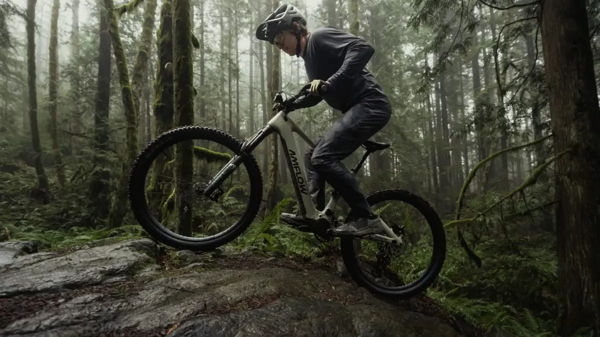 Amflow PR et PX Carbon propuls&eacute;s par les moteurs Avinox M2 avec de la techno de drone dedans